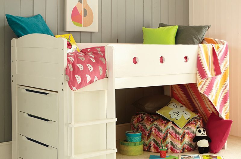 kids bedrooms featuring cabin bed