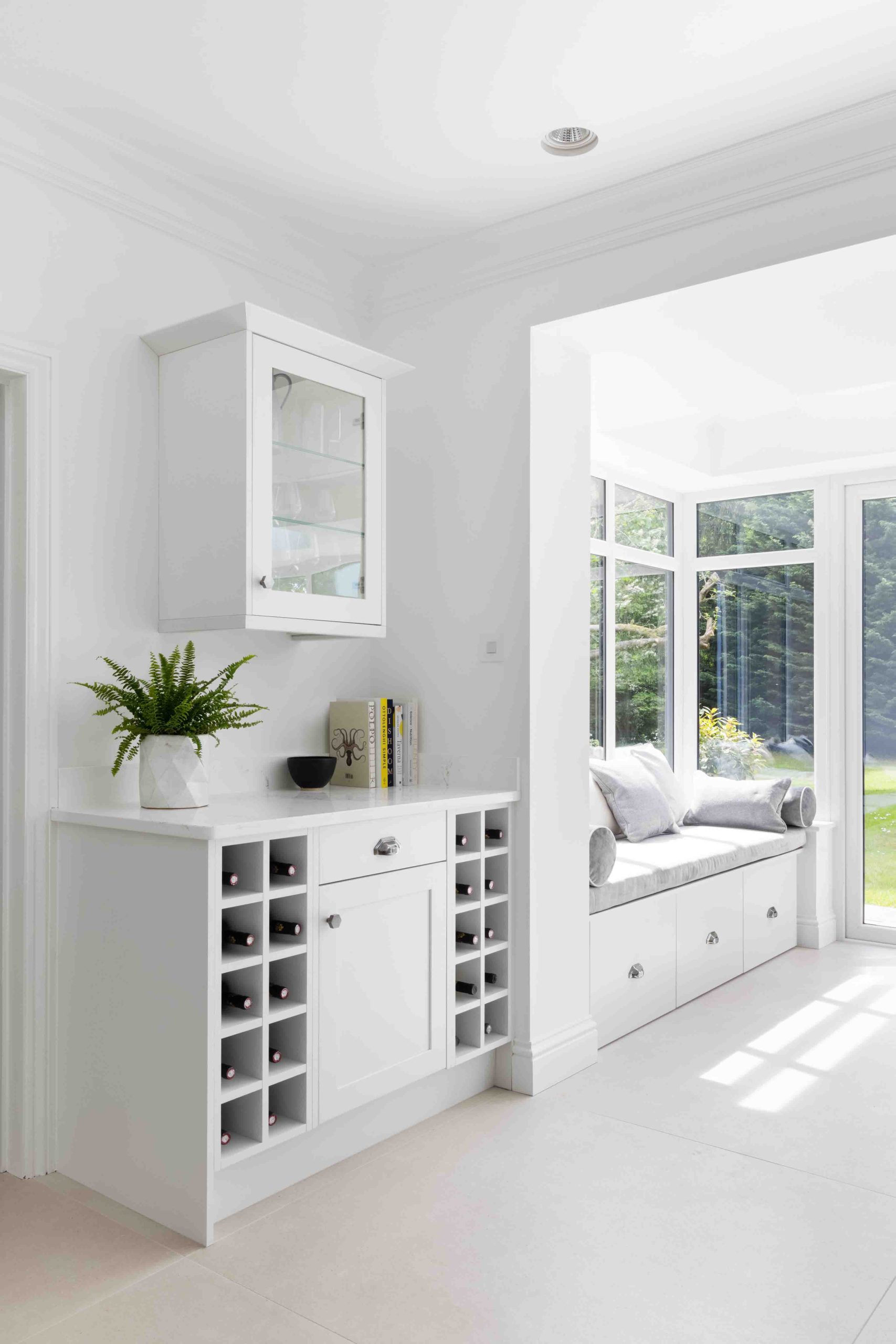 Narrow kitchen ideas how to make your kitchen appear wider