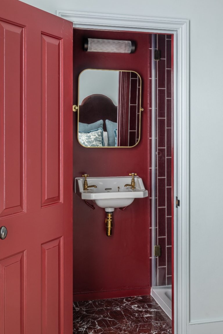 How to make your room look bigger with colour