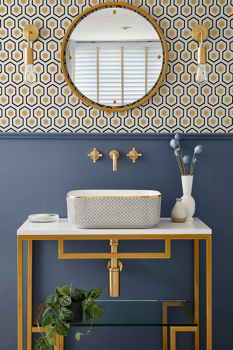 A colourful basin with an elegant diamond pattern 